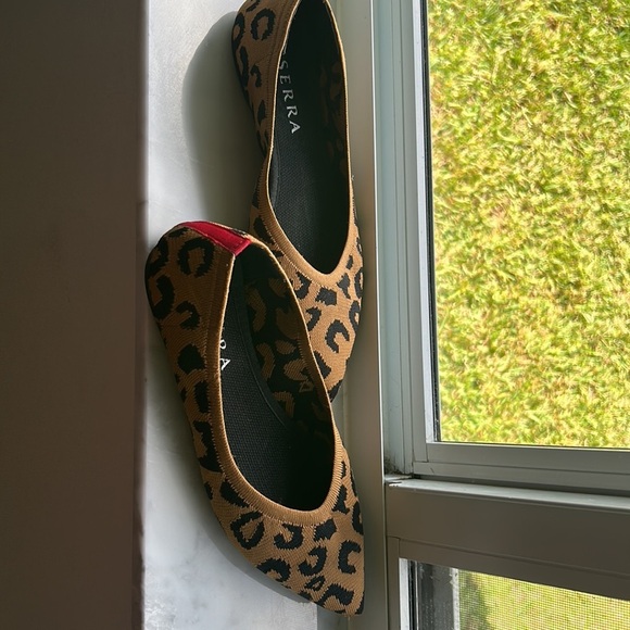 Leopard flats - Picture 2 of 3